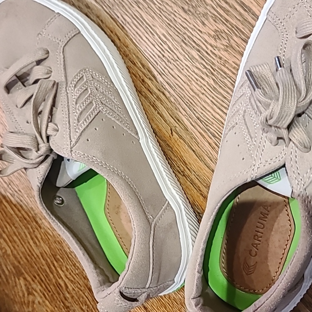 Cariuma Suede Sneakers Beige New - Picture 8 of 8